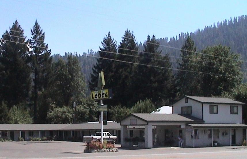 הפי קאמפ Forest Lodge Motel מראה חיצוני תמונה